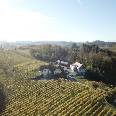 Weingut Schwarzl Bed & Breakfast Ratsch an der Weinstrasse Exterior photo