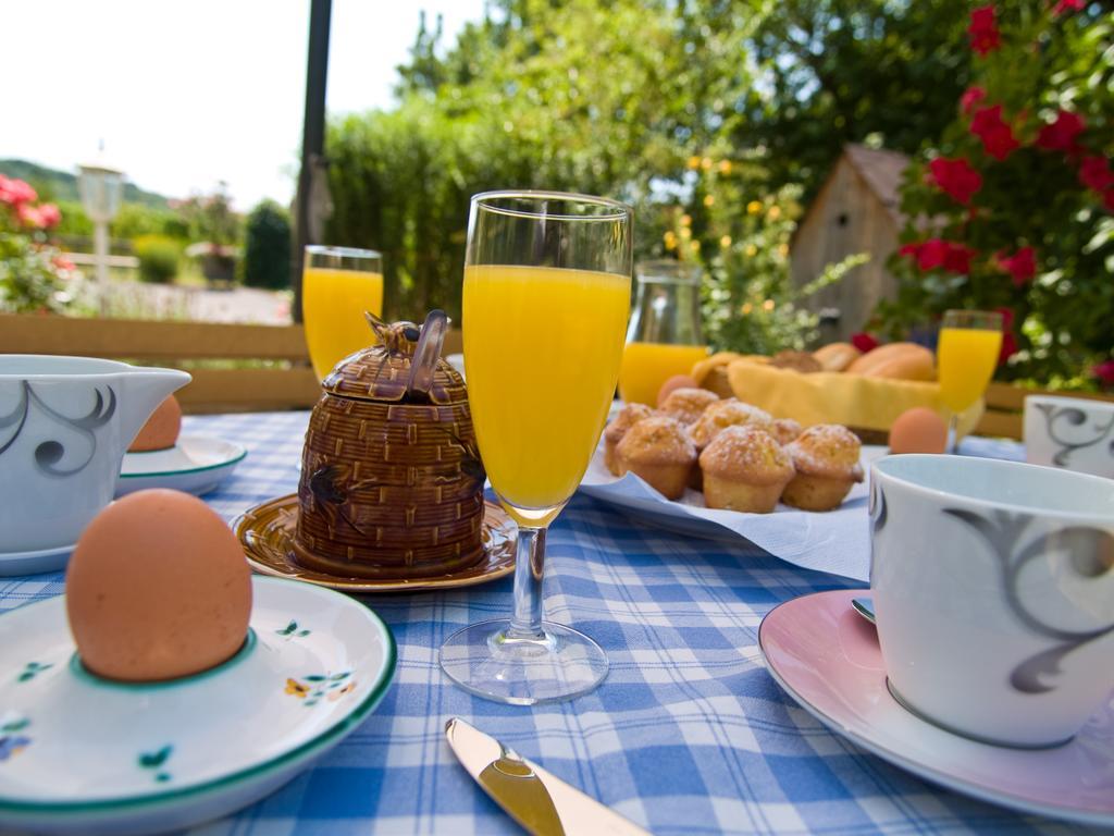 Weingut Schwarzl Bed & Breakfast Ratsch an der Weinstrasse Exterior photo